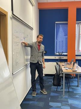 Doc. dr. Blaž Zupan vsakič znova navduši s kombinacijo izjemnega znanja in karizme